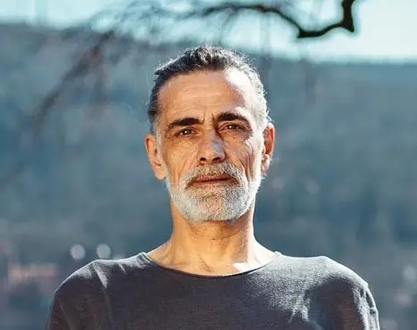 Kirbanu in einem Moment der Stille